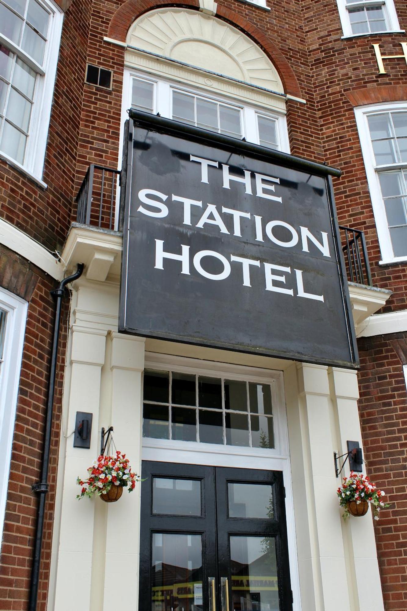 The Station Aparthotel Dudley Exterior photo